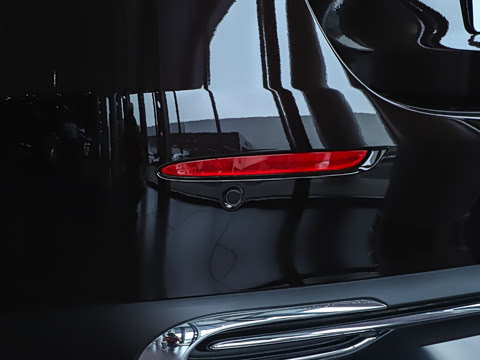 2026�� �Ŀ� E 300 L ������