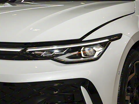 2025�� �Ŀ�� 300TSI R-Line