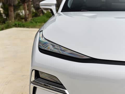 2026�� 225km EM-i Զ�����ǺӰ�