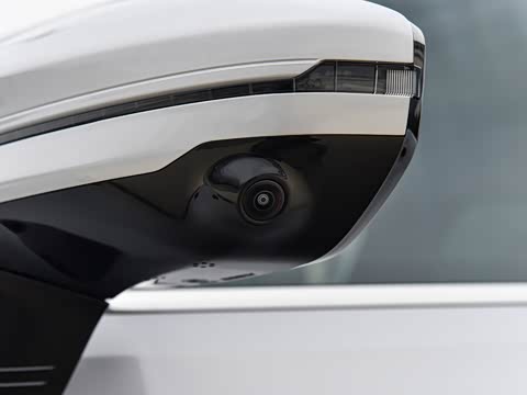 2026�� 225km EM-i Զ�����ǺӰ�