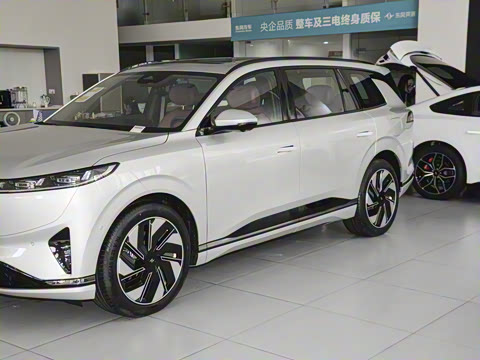 2025�� 210Ultra���Ȱ� 6��