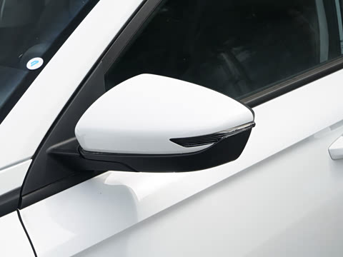 2027�� ���� 1.5L CVT������