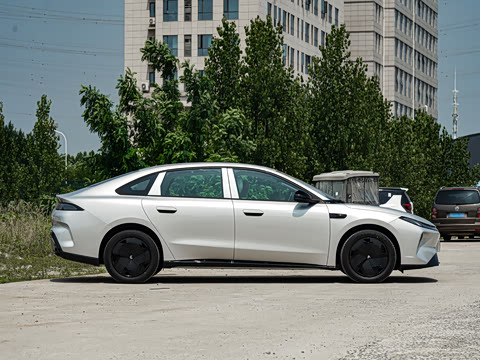 2026�� 535 PLUS�����