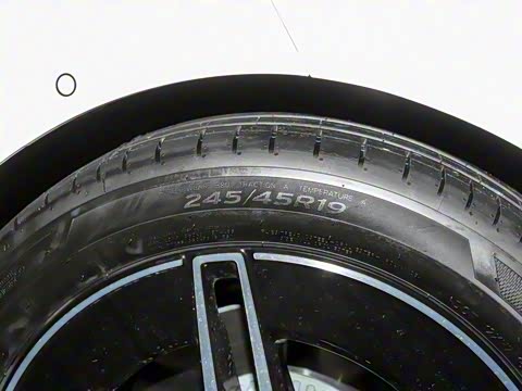 2025�� �Ŀ� E 300 ʱ�����˶���