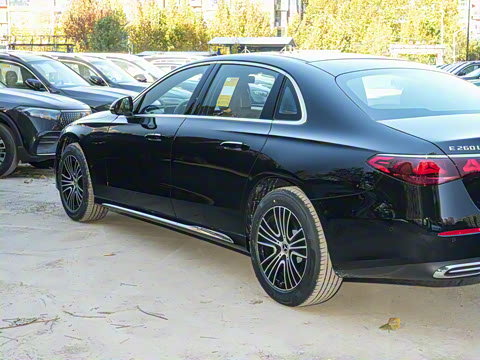 2026�� E 260 L �����