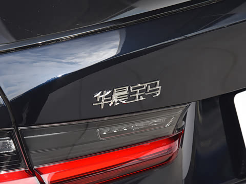 2026�� 330Li ������ M�˶���ҹ��װ