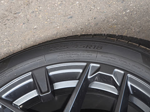 2026�� 330Li ������ M�˶���ҹ��װ