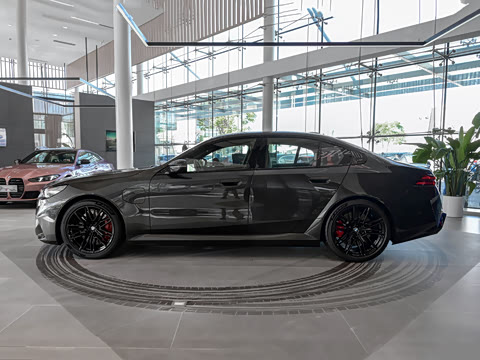 2025�� M5