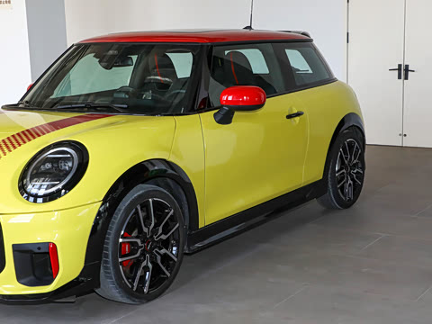 2025�� JOHN COOPER WORKS