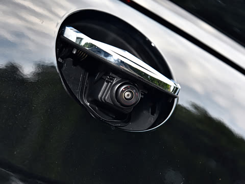 2026�� �Ŀ� GLC 260 4MATIC ����SUV