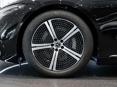 2025�� 500 4MATIC