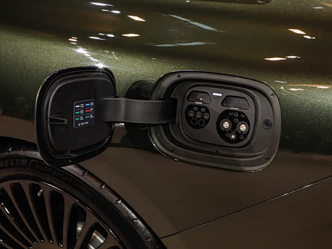 2025�� ���� Ultra�������� (896�߼����״