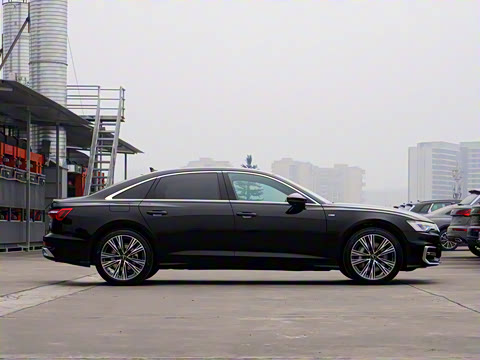 2026�� 55 TFSI quattro ����������