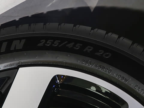 2026�� ���� 725 Max �콢��