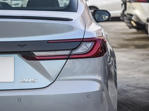 2026�� 2.0S �˶���