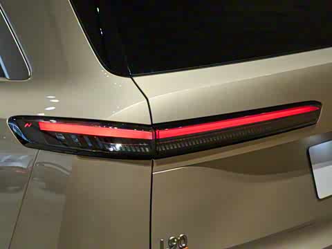 2025�� Ultra ������