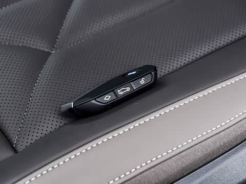 2026�� xDrive30L ������ M�˶���ҹ��װ
