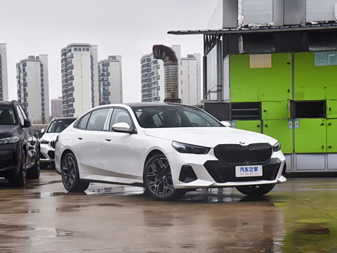 2026�� �Ŀ� 530Li ������ M�˶���װ