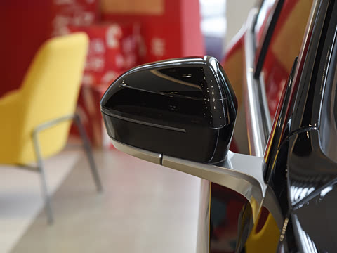 2026�� �Ŀ� eDrive 40L M�˶���װ