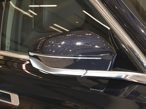 2026�� 735Li M�˶���װ