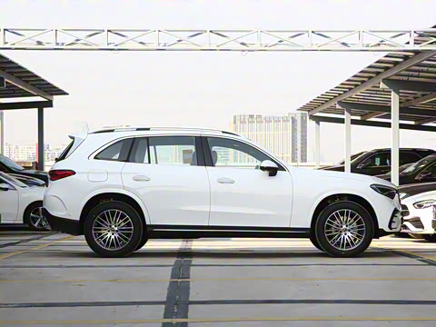 2026�� GLC 300 L 4MATIC ������ 5��