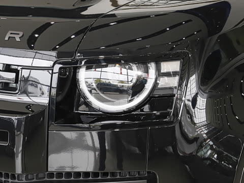 2026�� 110 3.0T P400 X-Dynamic HSE