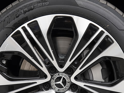 2026�� E 300 L ������