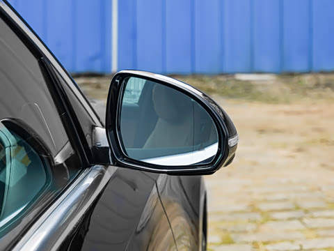 2026�� �Ŀ� E 300 L ʱ����