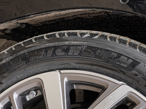 2026�� �Ŀ� E 300 L ʱ����