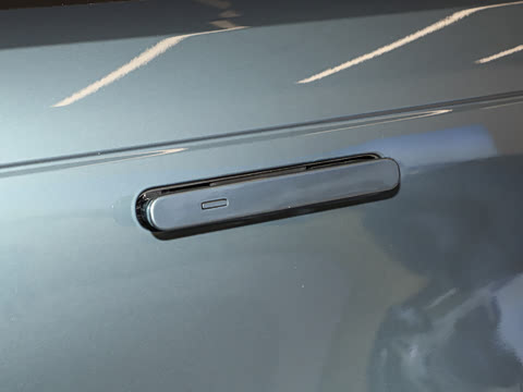 2025�� 400PS Dynamic SE