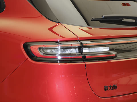 2025�� ����   Ultra ������