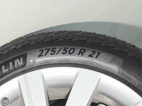 2025�� 3.0 L6 360PS ʢ����