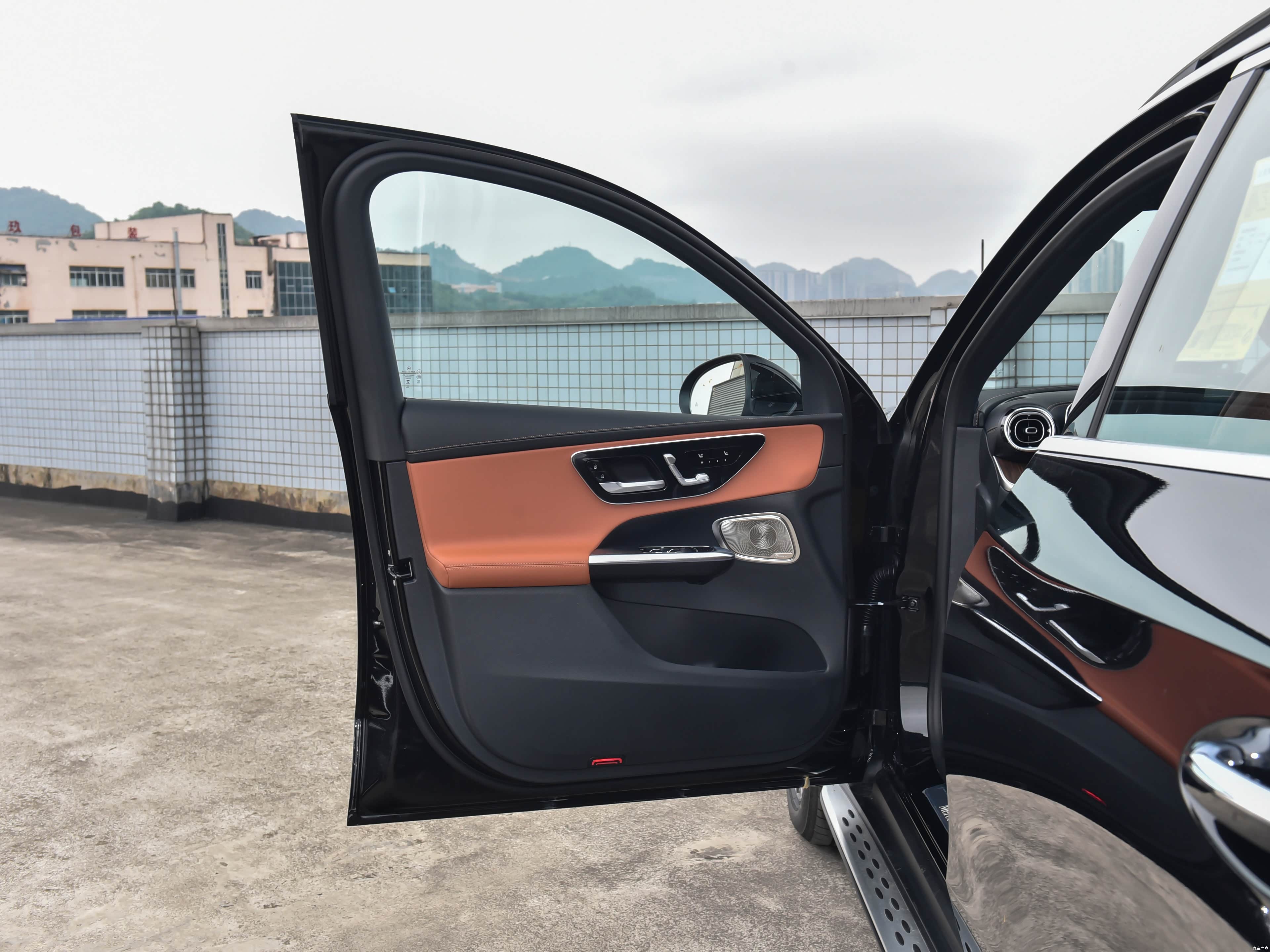 Mercedes-Benz GLC, миниатюра 23