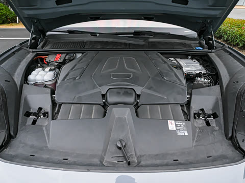 2025�� Cayenne Coup�� Turbo GT 4.0T