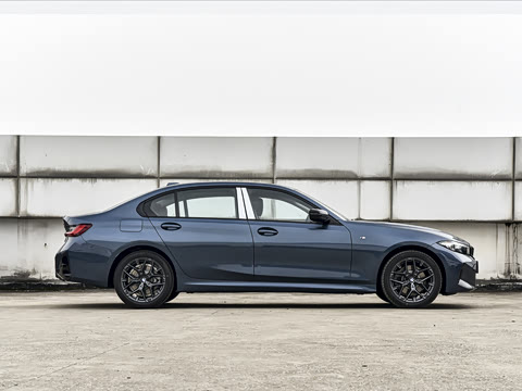 2026�� 330Li M�˶���ҹ��װ