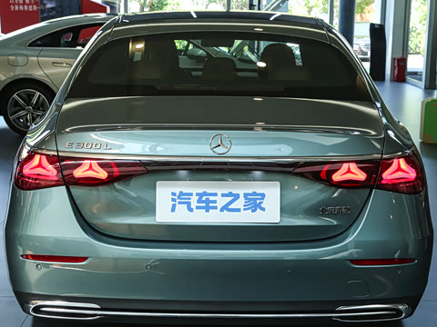 2026�� �Ŀ� E 300 L ������