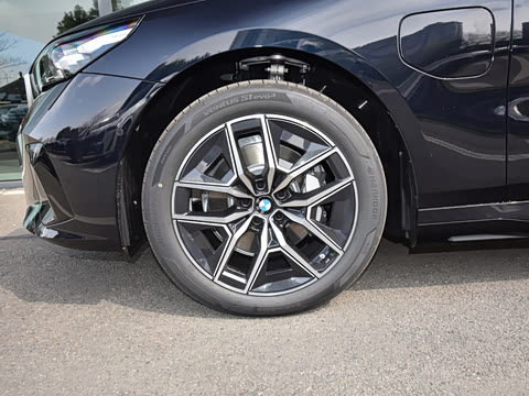 2026�� �Ŀ� eDrive 35L M�˶���װ