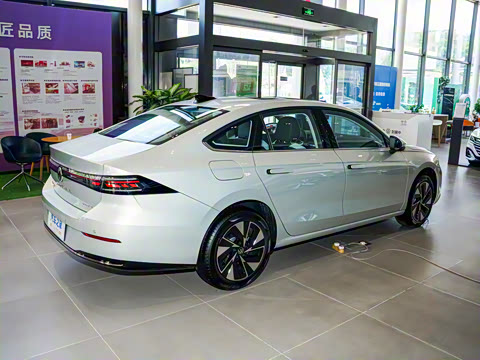 2026�� L 300TSI DSG ��Ӣ��