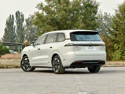 2025�� �Ŀ� ����Max