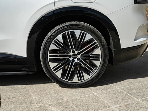 2026�� Ultra+�� 70kWh