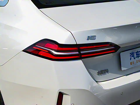 2026�� eDrive 40L M�˶���װ