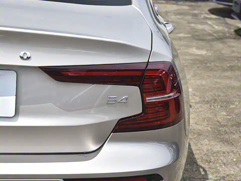 2026�� B4 ��Զ������