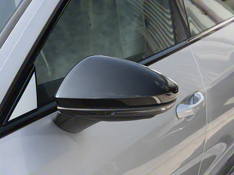 2025�� 55 TFSI quattro ������