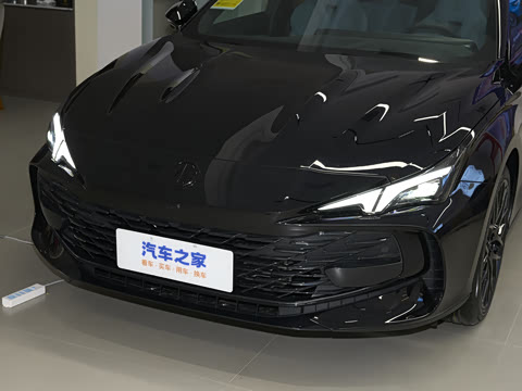 2026�� 2.0T Trophy+ �����˶���