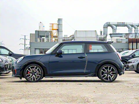 2025�� JOHN COOPER WORKS