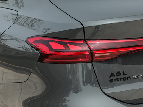 2026�� quattro Ǭ���Ǽݰ�