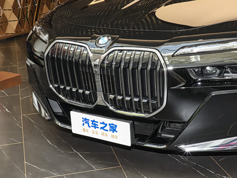 2026�� 740Li ������ M�˶���װ