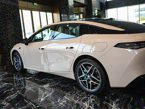 2025�� 710 Max��