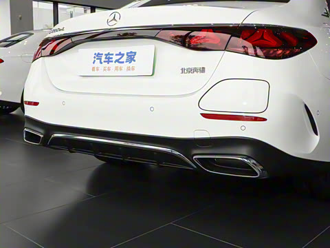 2024�� E 350 e L ���ʽ��϶����˶��γ�