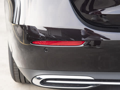 2025�� �Ŀ� E 260 L